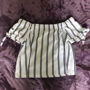 cute black and white cut off crop top